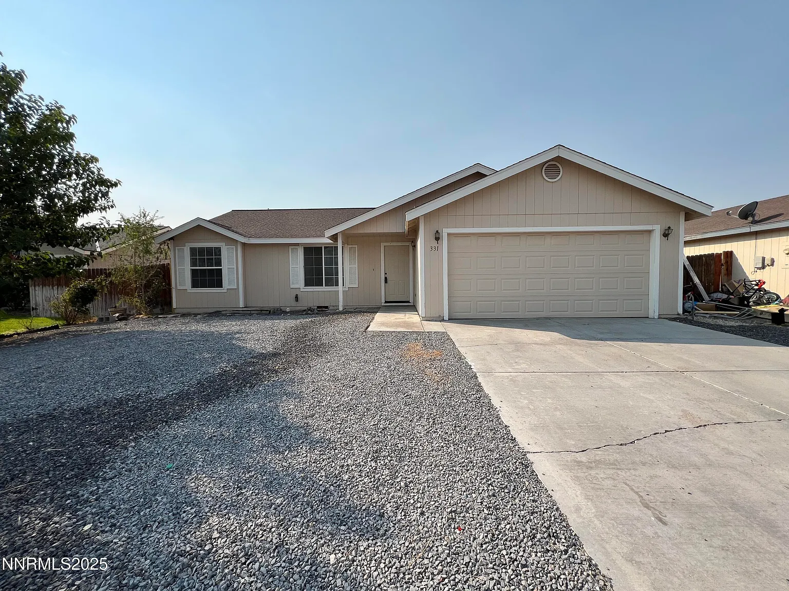 331 Wildrose Dr photo 1