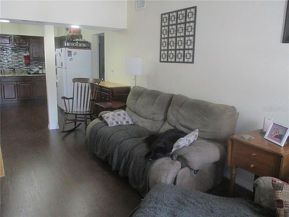5th image of 10974 Dorothy Ln