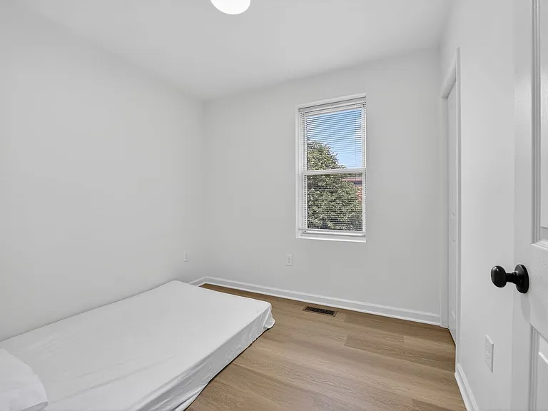 1127 Orren St NE — Photo 8