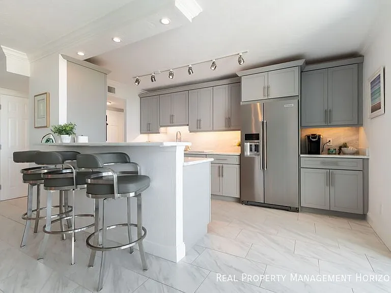 4822 Ocean Blvd #10F — Photo 9