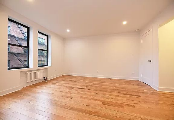 4th image of 319 W 18th St #3L