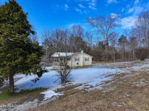 9603 Cannon Ln, Strawberry Plains, TN 37871