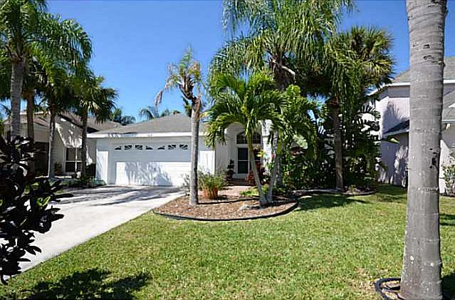 1st image of 709 NW Waterlily Pl