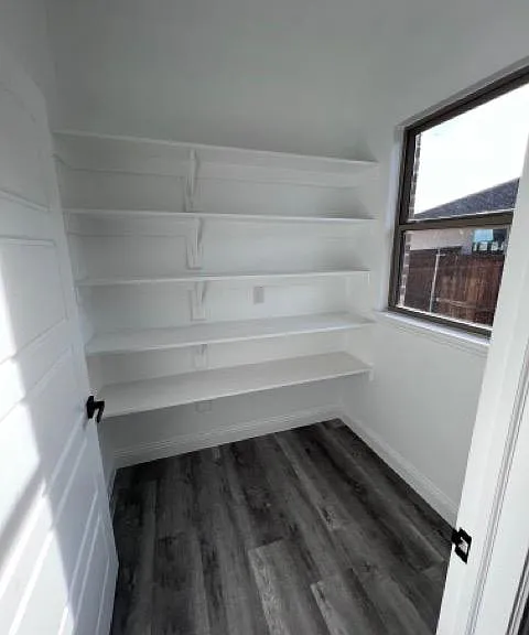 1063 Lake Trail Dr — Photo 2