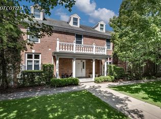 97 Coopers Farm Rd, Southampton, NY 11968