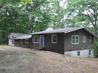 11 Vail Dr, Newton, NJ 07860