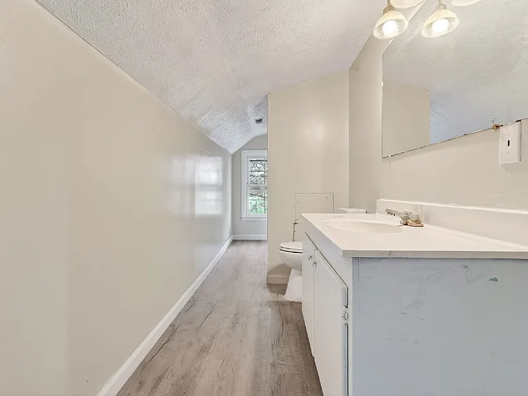 409 Meadow Rd — Photo 36