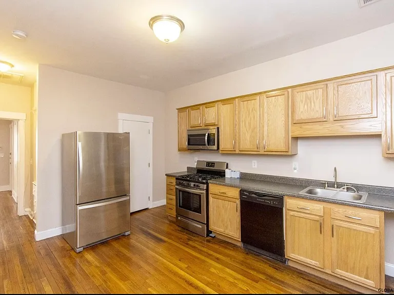 341 Madison Ave #2 — Photo 8