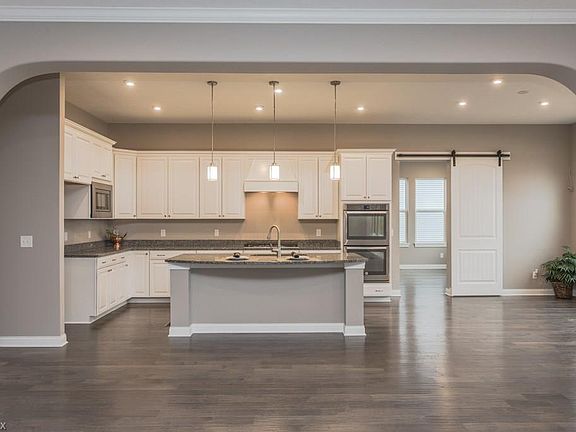 4th image of 9460 Grace Dr
