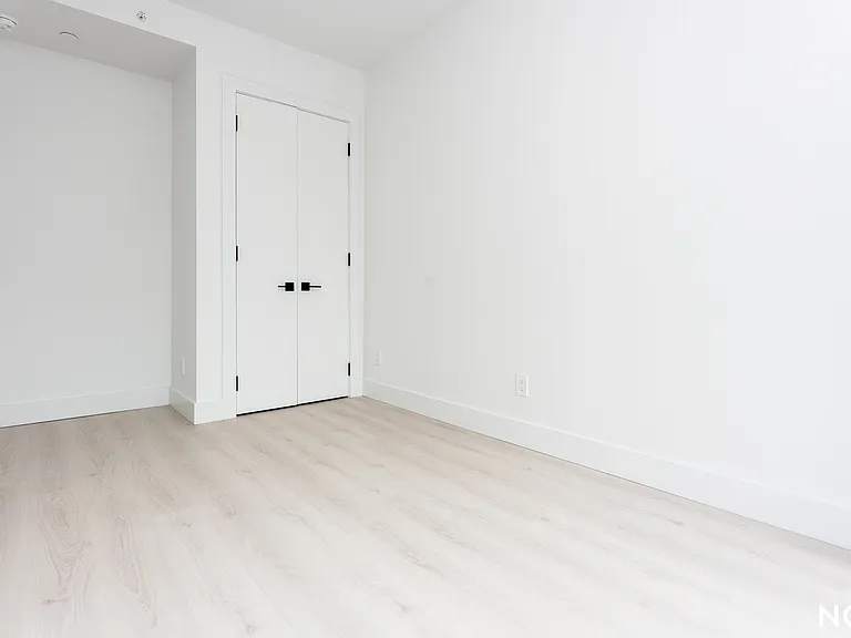 344 Lorimer St #4A — Photo 17