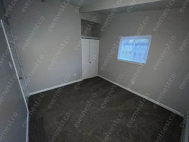 3 bed, 1.0 bath, 1380 sqft, $1,845 — Photo 4