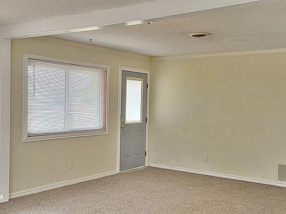 5th image of 104 Lockwood Dr