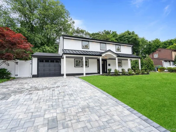 12 E Park Drive, Old Bethpage, NY 11804