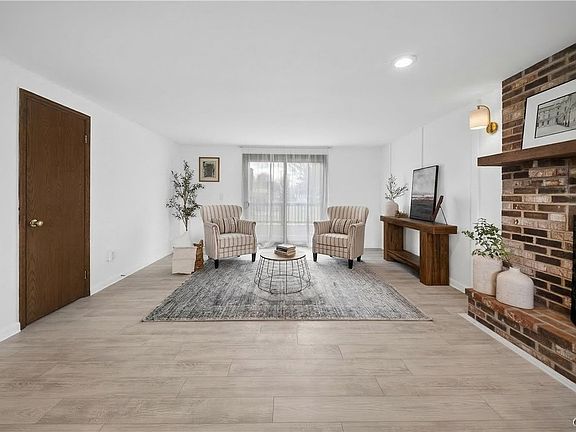 5th image of 7853 Vernon Rd S