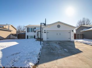 2713 Yorktown Dr, Bismarck, ND 58503