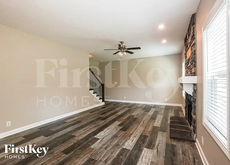 1679 Ellie Piper Cir — Photo 3