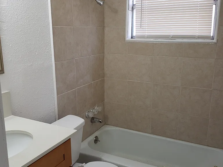 1203 N College St — Photo 22