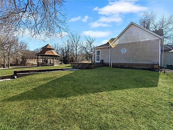 3rd image of 20628 Elm Dr