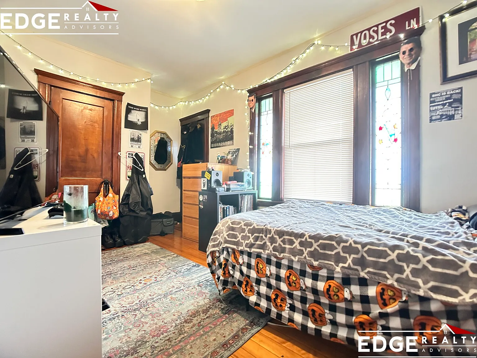 3 bed, 1100 sqft, $3,200 — Photo 3