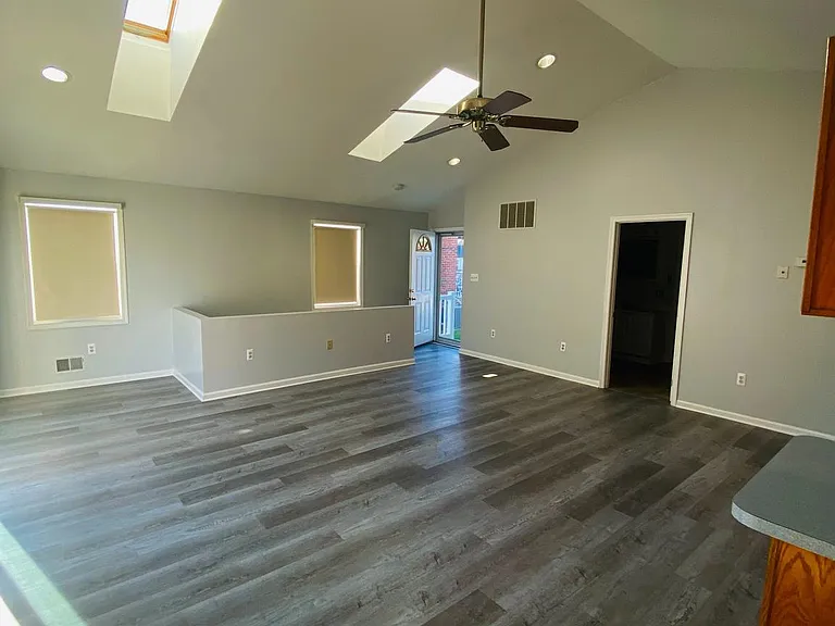 619 Franklin Ave — Photo 4