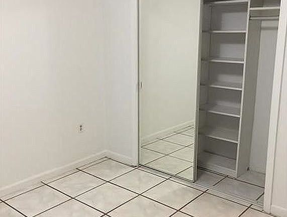 4th image of 2928 Louise St #A