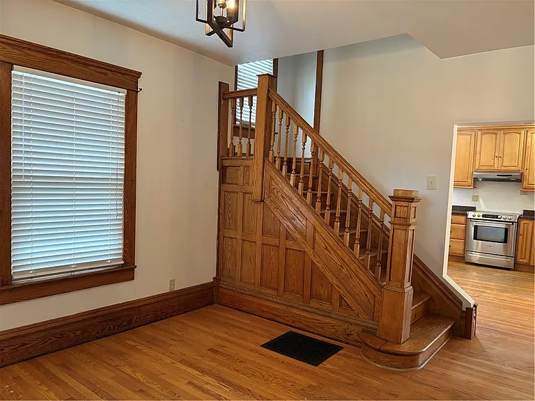 612 Superior St — Photo 7