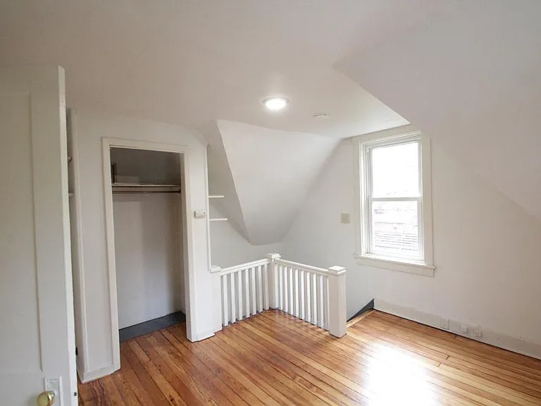 442 Franklin Ave — Photo 14