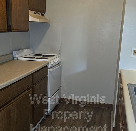 2nd image of 200 Main St #102