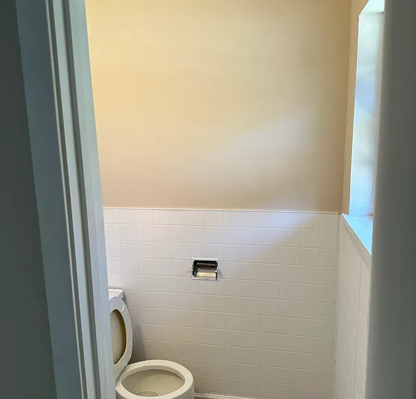 103 E Scott St — Photo 15