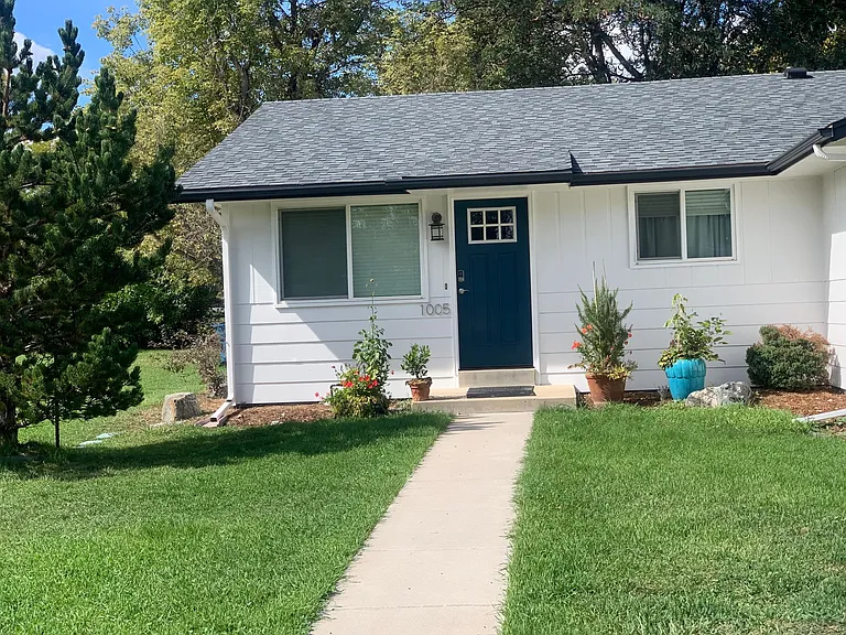 1005 Yank St — Photo 1