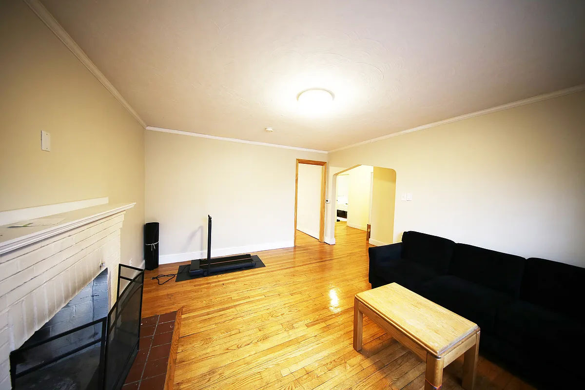 Building Photo - 23 Heath St #1