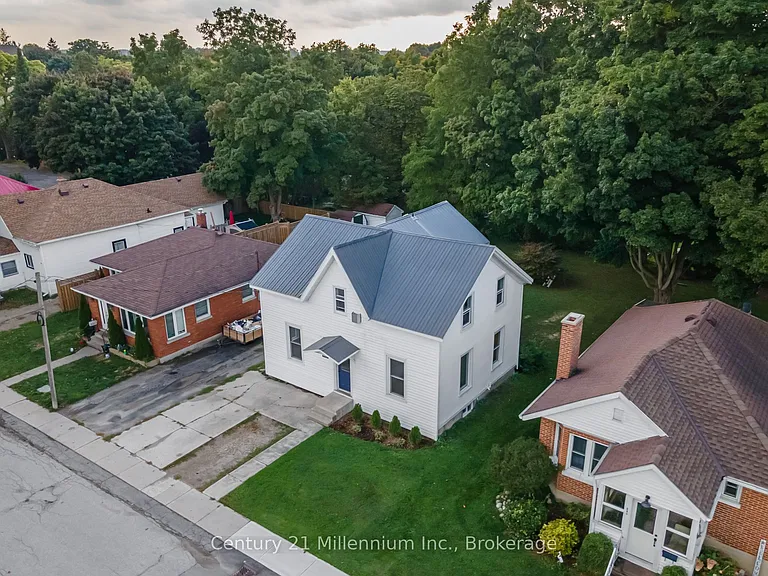 276 Edward St #UPPER — Photo 13