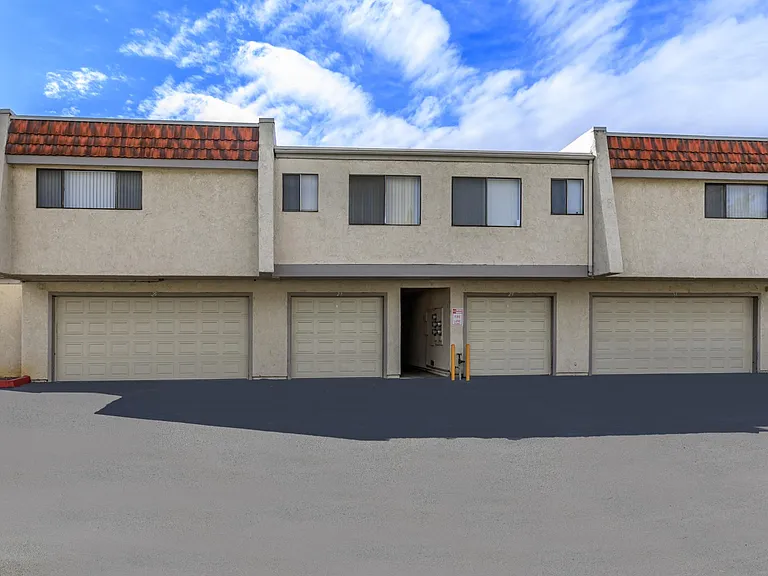 Brookside Park Apartments — Photo 16