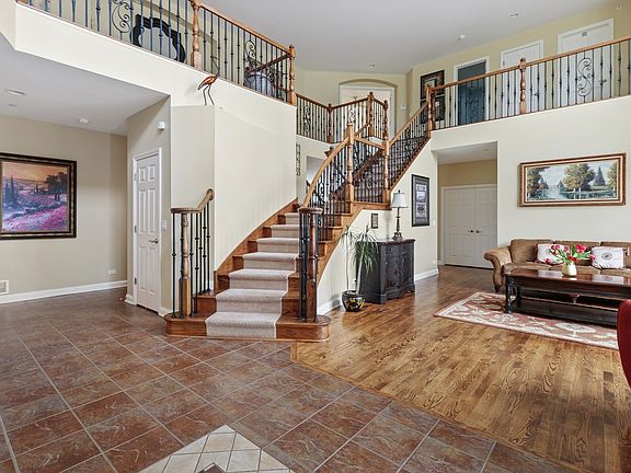 2nd image of 602 Ames St
