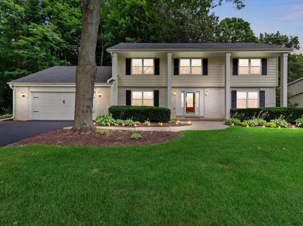 840 Tanglewood DRIVE, Brookfield, WI 53005