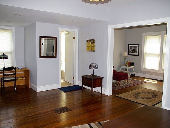 3rd image of 575 Gardner St