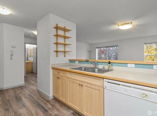 10511 Midvale Ave N APT 301, Seattle, WA 98133
