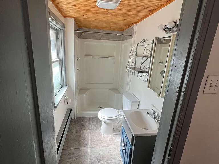 1690 Newport Ave — Photo 8