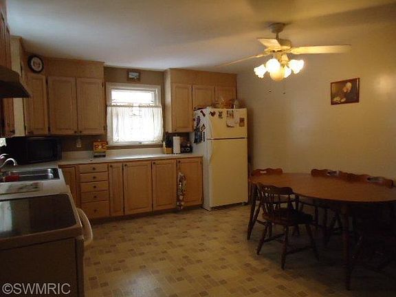 4th image of 1730 Vine Ave