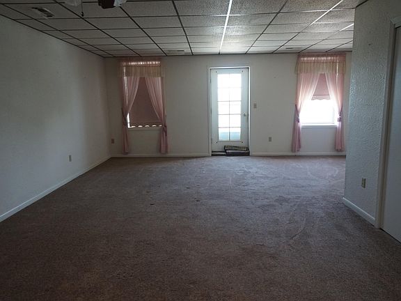 5th image of 204 S Riverview St