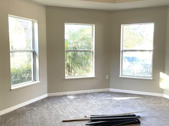 4th image of 5476 Andrea St