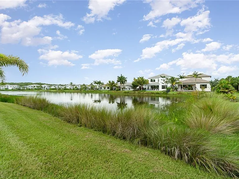 12750 Woodbury Dr — Photo 4
