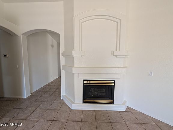 3rd image of 8918 W Paradise Ln