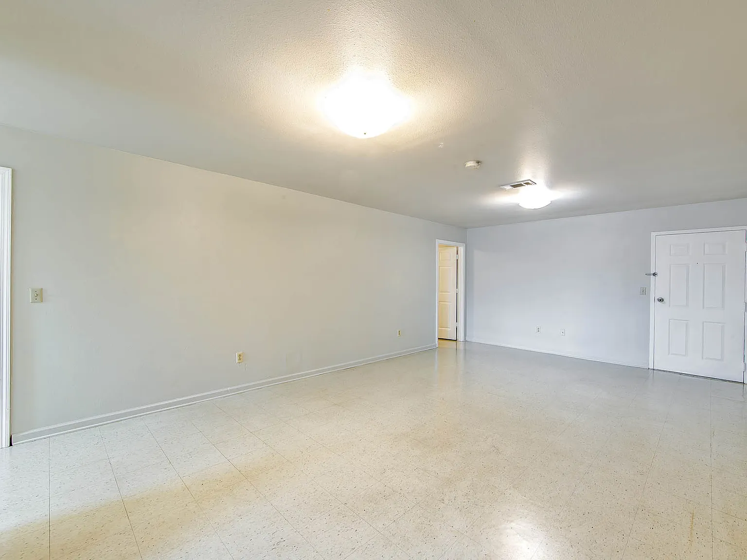 1200 Louise St — Photo 3