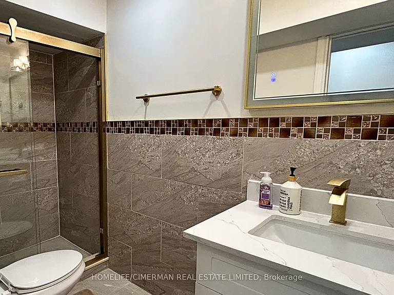 133 Sharavogue Ave #B — Photo 10