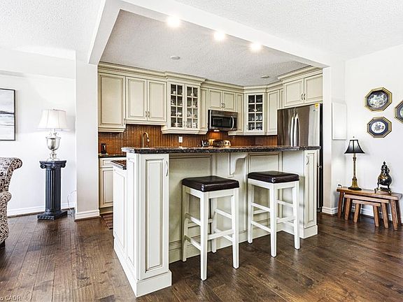 5th image of 2055 Upper Middle Rd #901