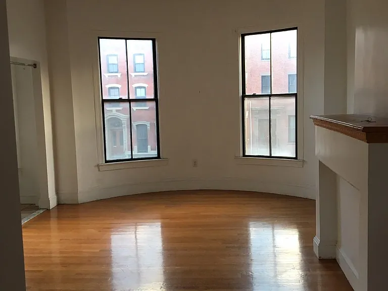 669 Massachusetts Ave #4 — Photo 1