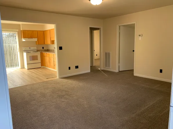 824 Pine St #3, Rogue River, OR 97537