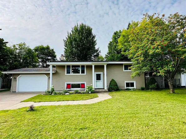 1765 S Rose St, Ishpeming, MI 49849