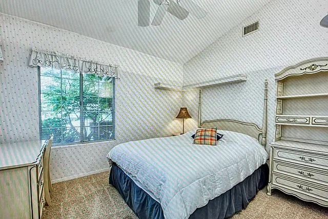 3 bed, 1464 sqft, $2,000 — Photo 3